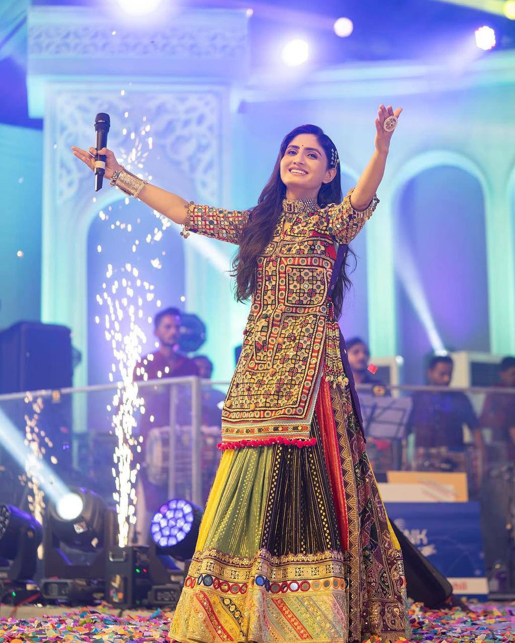 SPECIAL CELEBRITY TRENDING NAVRATRI SPECIAL CHANIYA CHOLI β€οΈπ